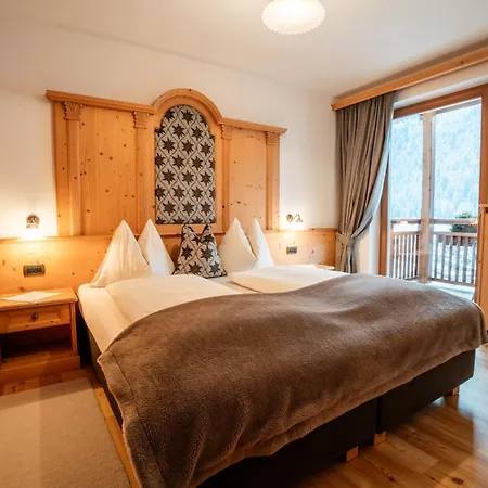 Aparthotel Cesa Ladina 4*