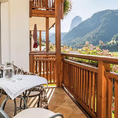 Cesa Ladina Lejlighedshotel 4*