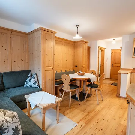 Cesa Ladina Lejlighedshotel Ortisei