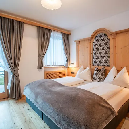 Cesa Ladina Lejlighedshotel Ortisei